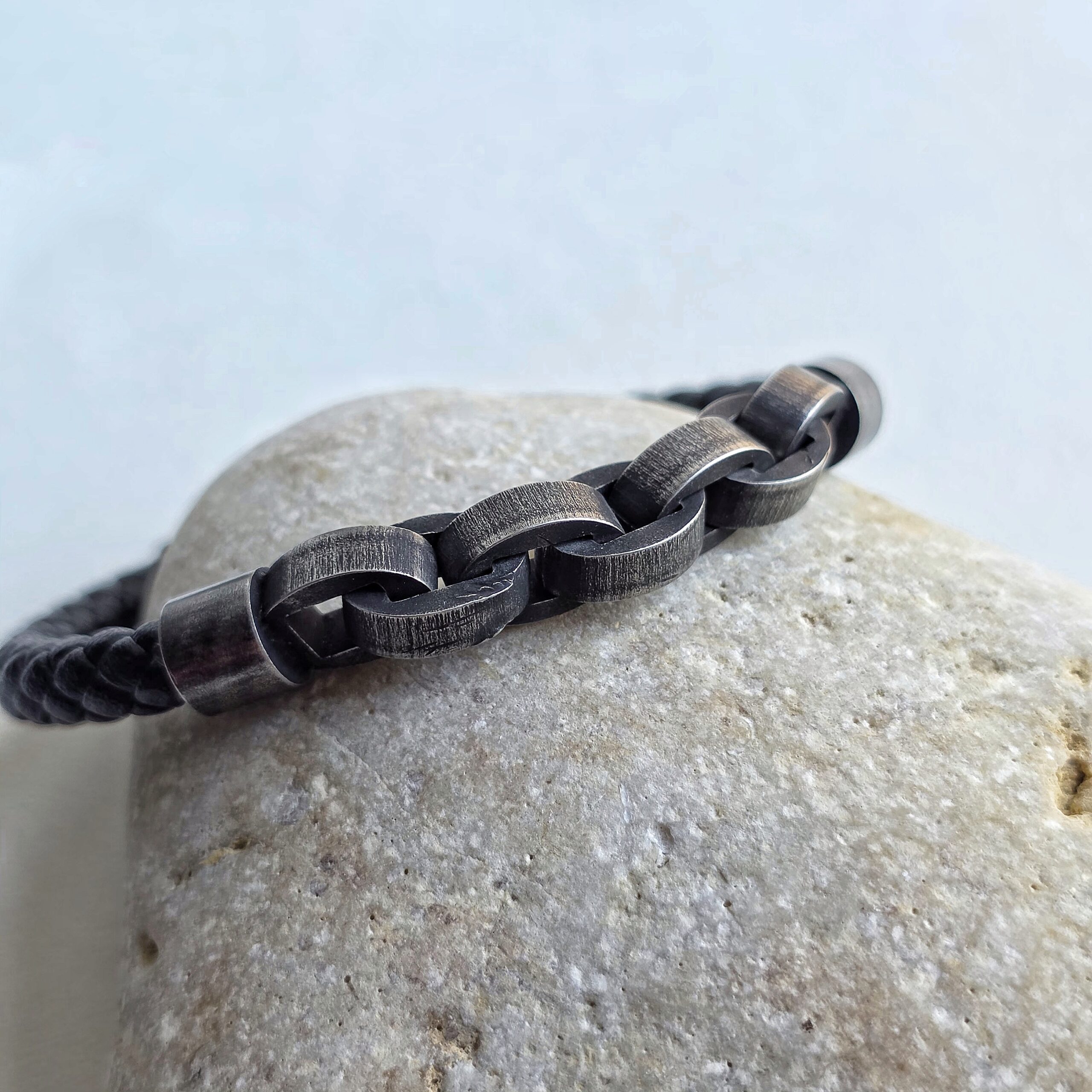 Bracelet "Héritage"-Cuir Tressé & Maillons Acier Vieilli – Image 2