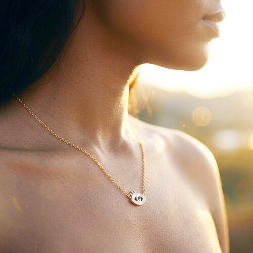Collier "Regard Mystique" – Œil de Protection Doré & Cristaux