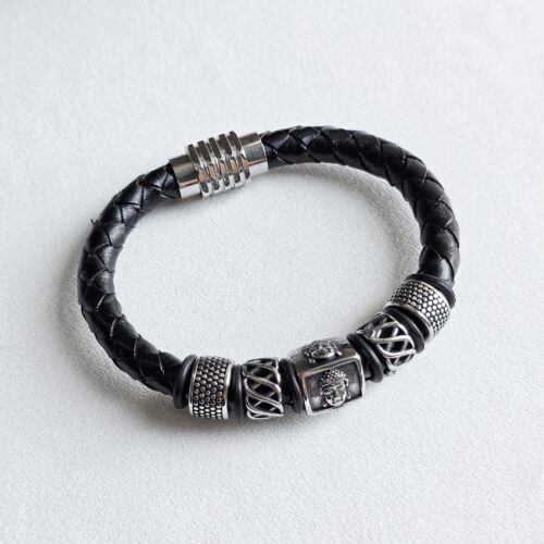 Bracelet "Zen Spirit" – Cuir Tressé & Perles Bouddha