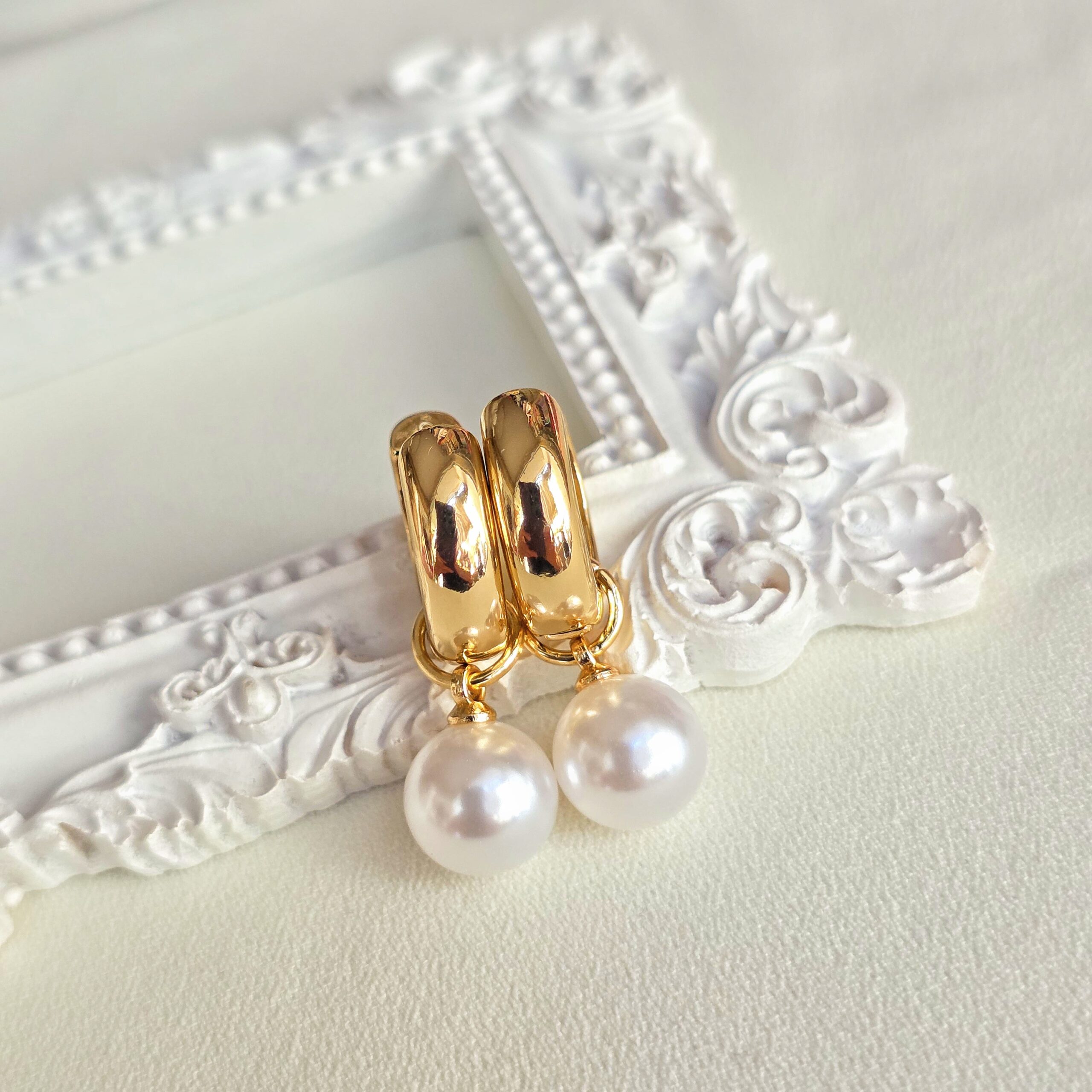Boucles d'Oreilles « Éléonore » – créoles et perles suspendues / acier plaqué Or